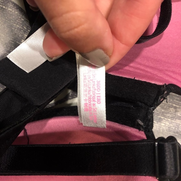 Black Bra - Picture 3 of 3